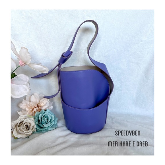 GIAQUINTO Bucket Bag - Picture 4 of 14